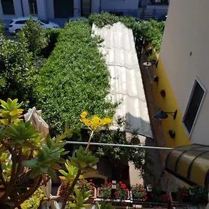 Guest house Dora Baltea Monolocale Primo Piano Mansarda Secondo Piano