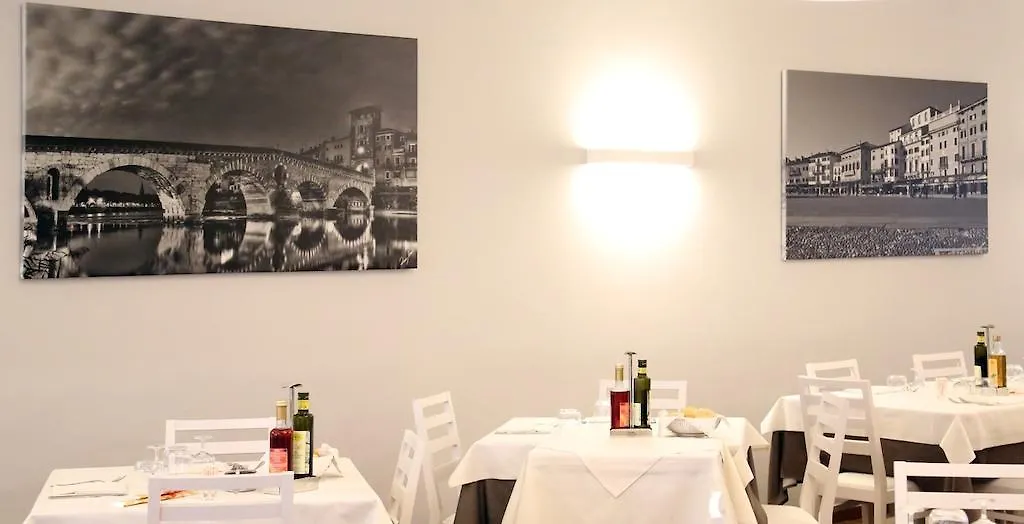 **  Hotel Gelmini Werona Włochy